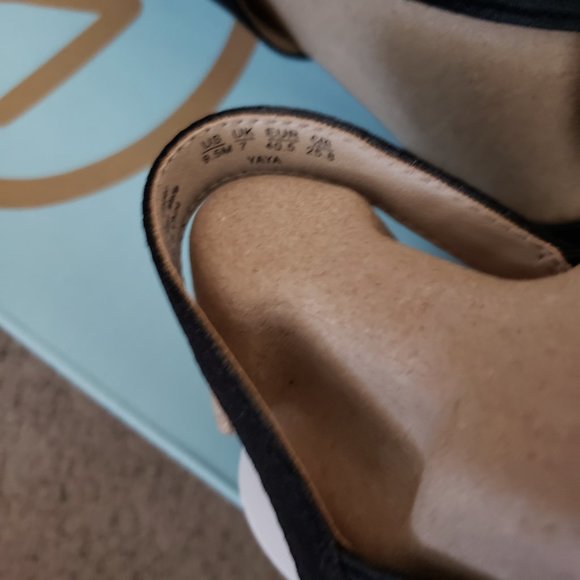 LIFESTRIDE Yaya Strappy Dress Sandals Black  9.5  Shoes - Picture 14 of 15